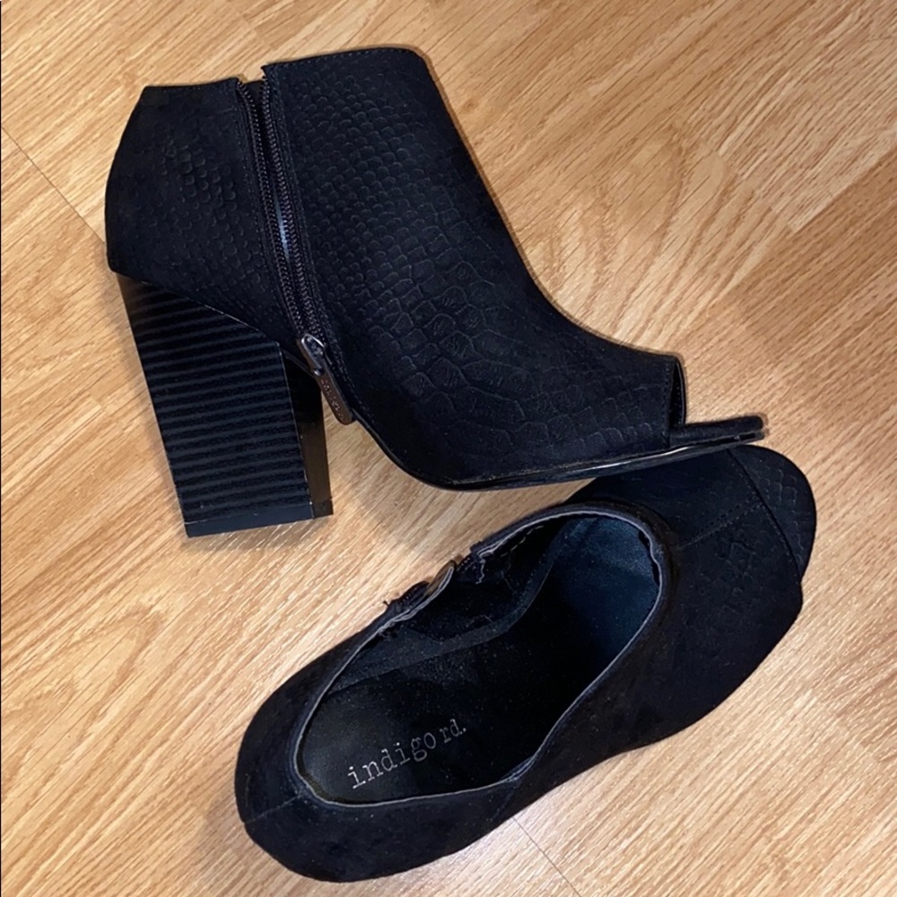 size 8 black high heel open toe